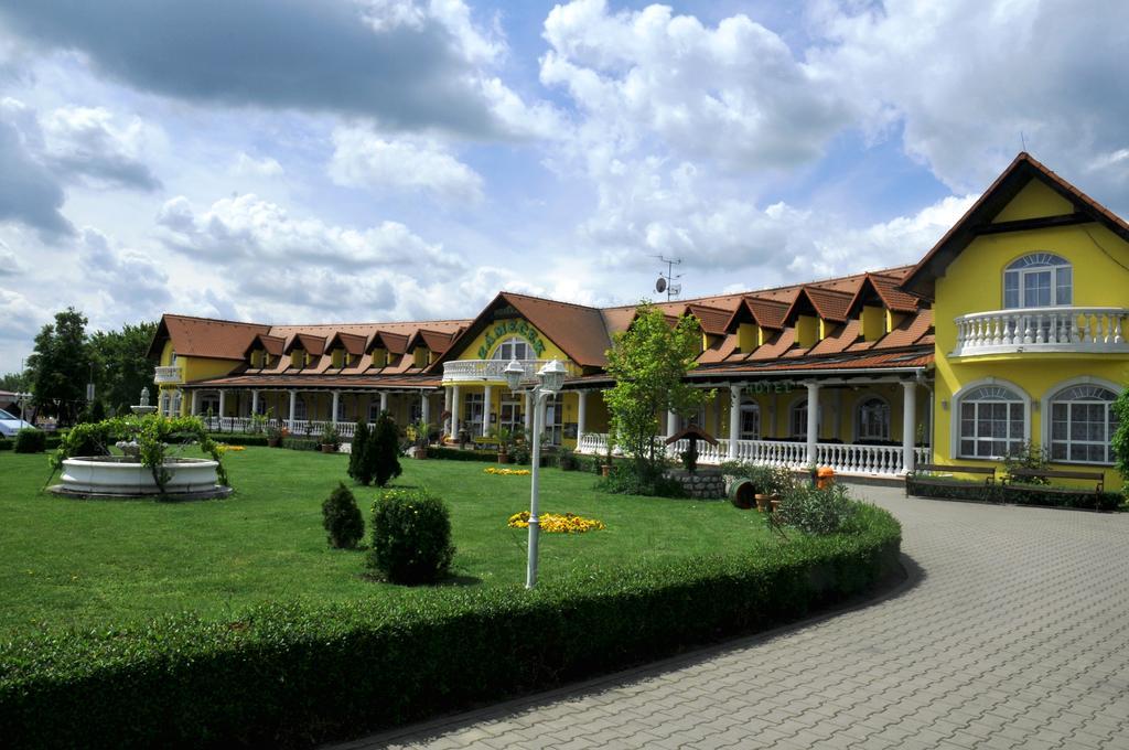 Hotel Zamecek Mikulov Dış mekan fotoğraf
